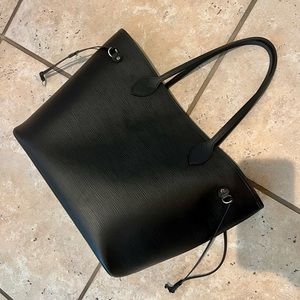 Louis Vuitton Epi Neverfull MM Black with silver hardware